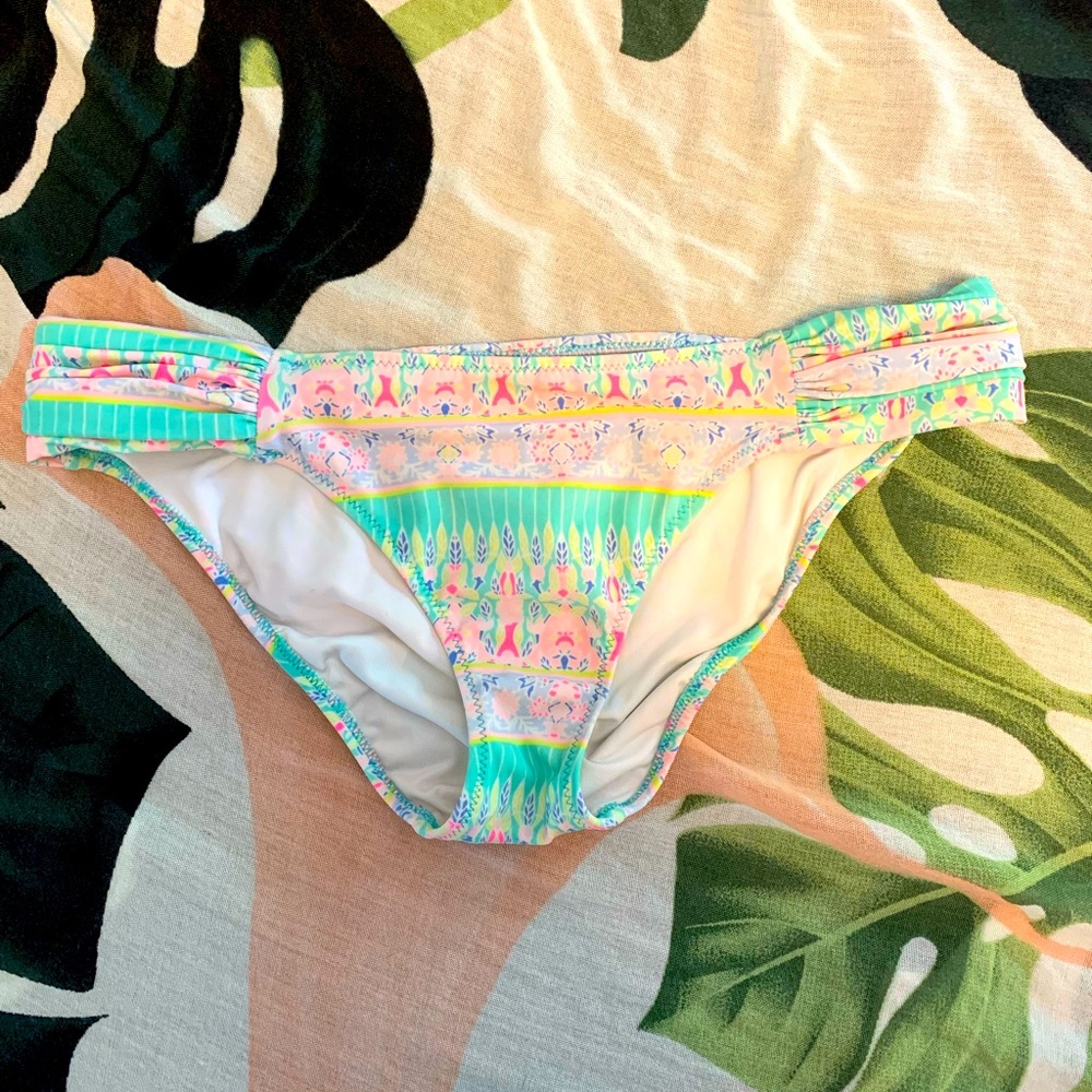 Victoria’s Secret Bathing Suit Bottoms Size Small